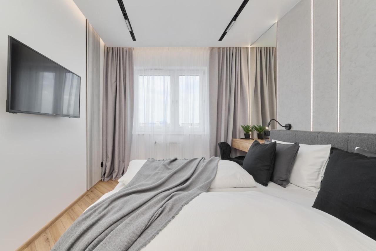 Exclusive Apartment With Balcony & Parking Wroclaw By Renters Prestige Eksteriør billede