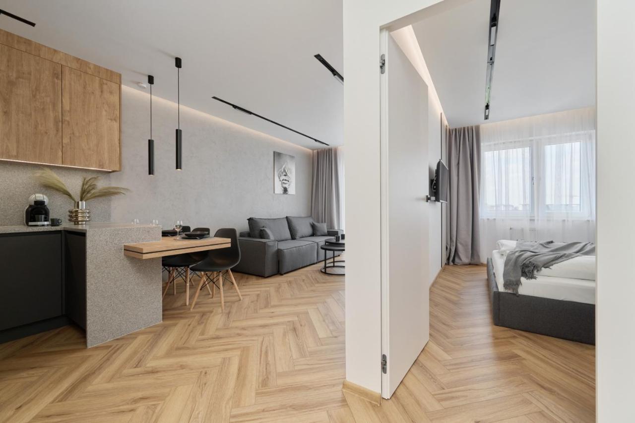 Exclusive Apartment With Balcony & Parking Wroclaw By Renters Prestige Eksteriør billede