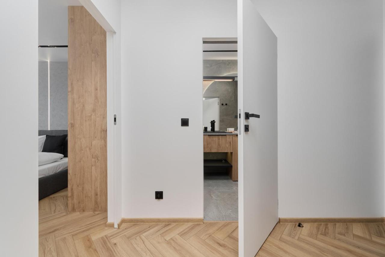 Exclusive Apartment With Balcony & Parking Wroclaw By Renters Prestige Eksteriør billede