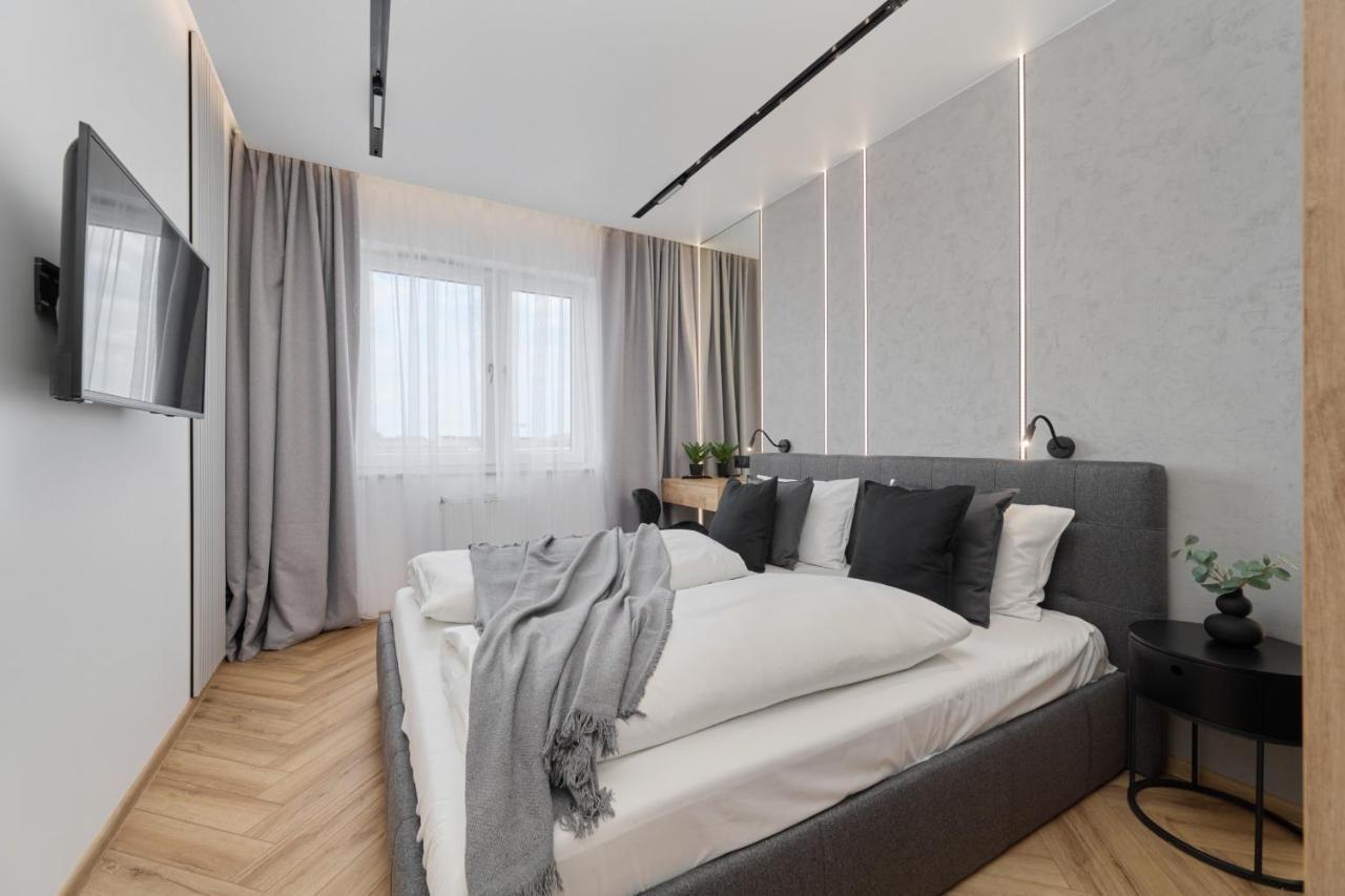 Exclusive Apartment With Balcony & Parking Wroclaw By Renters Prestige Eksteriør billede