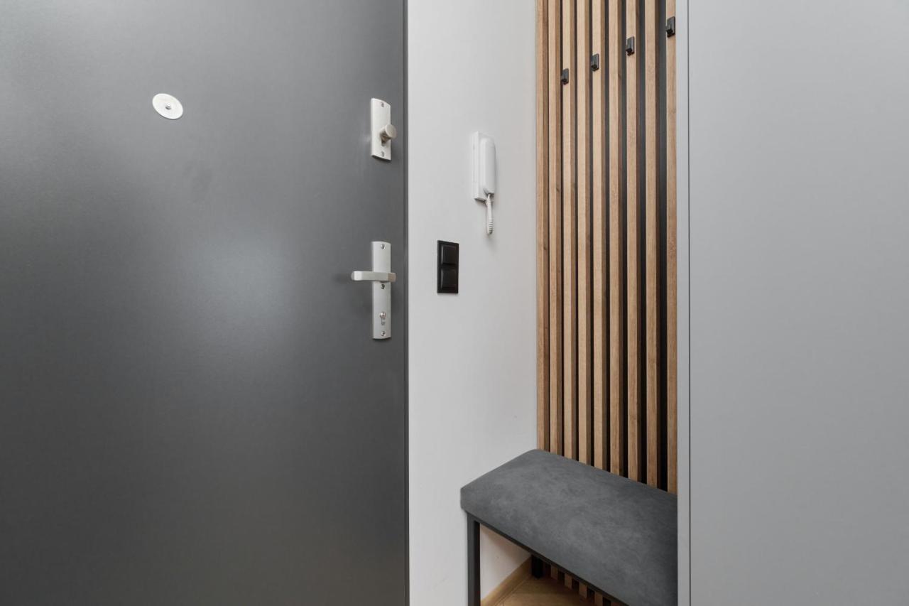 Exclusive Apartment With Balcony & Parking Wroclaw By Renters Prestige Eksteriør billede