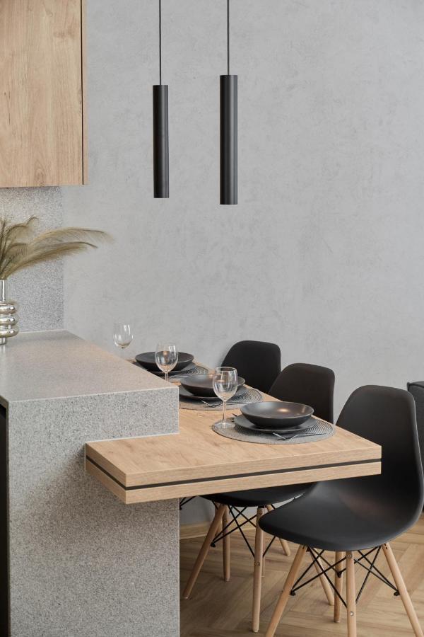 Exclusive Apartment With Balcony & Parking Wroclaw By Renters Prestige Eksteriør billede